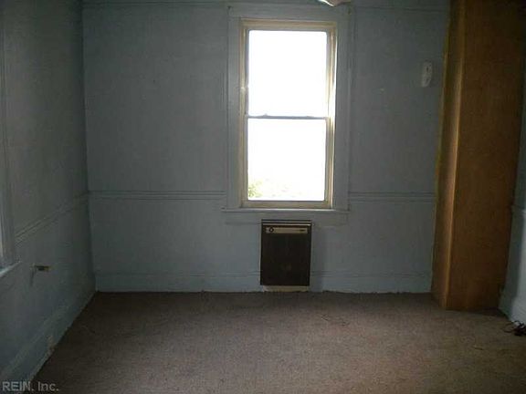 3rd image of 2300 Vincent Ave