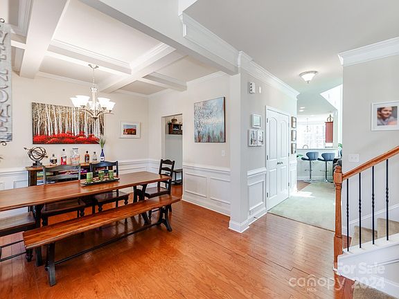 5th image of 917 Autumn Glen Ct