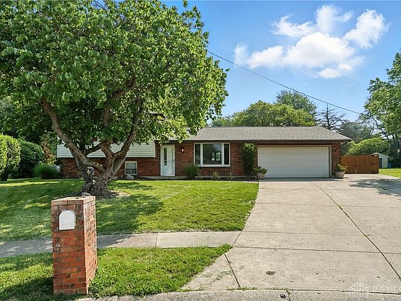 5th image of 12 Woodbrook Ct