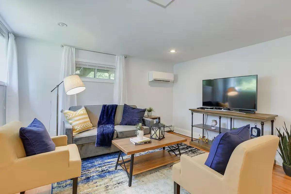 2 bed, 800 sqft, $2,500 — Photo 2