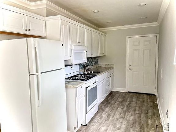 3rd image of 2218 Lafreniere St