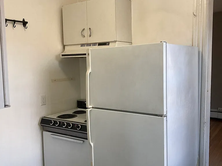 192 Foster St #3B — Photo 6