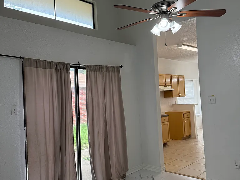 2536 Winter Oak St — Photo 10