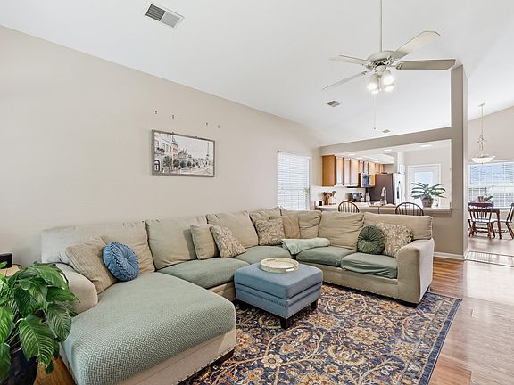 5th image of 2261 Market Garden Ln