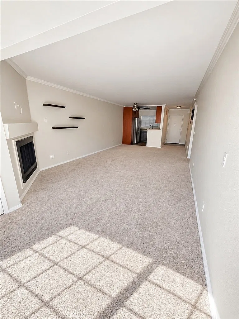 2 bed, 1000 sqft, $3,200 — Photo 4