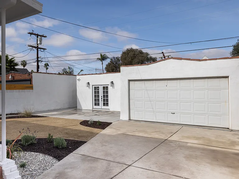 Garage and Bonus Room