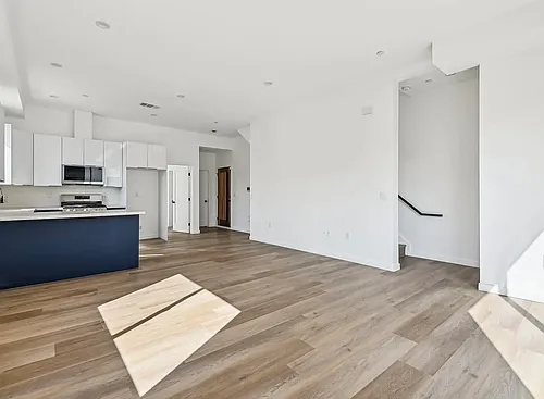 2919 S Burnside Ave #1 Photo 1