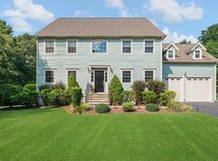50 Round Farm Rd, Rehoboth, MA 02769