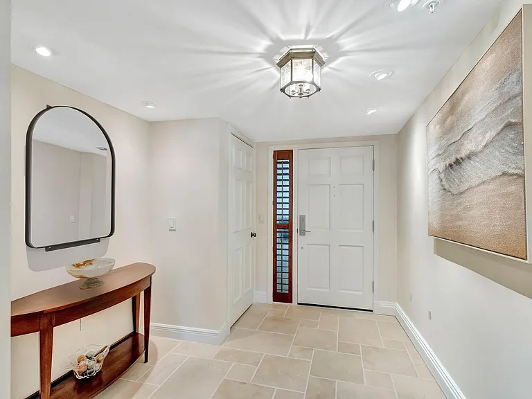 400 Beach Rd #804 — Photo 3