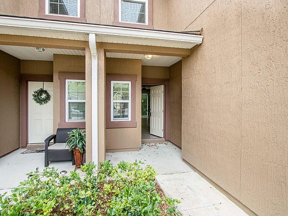 3rd image of 3630 Creswick Cir #H