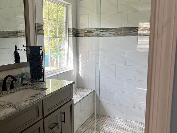 5th image of 35576 Army Navy Dr