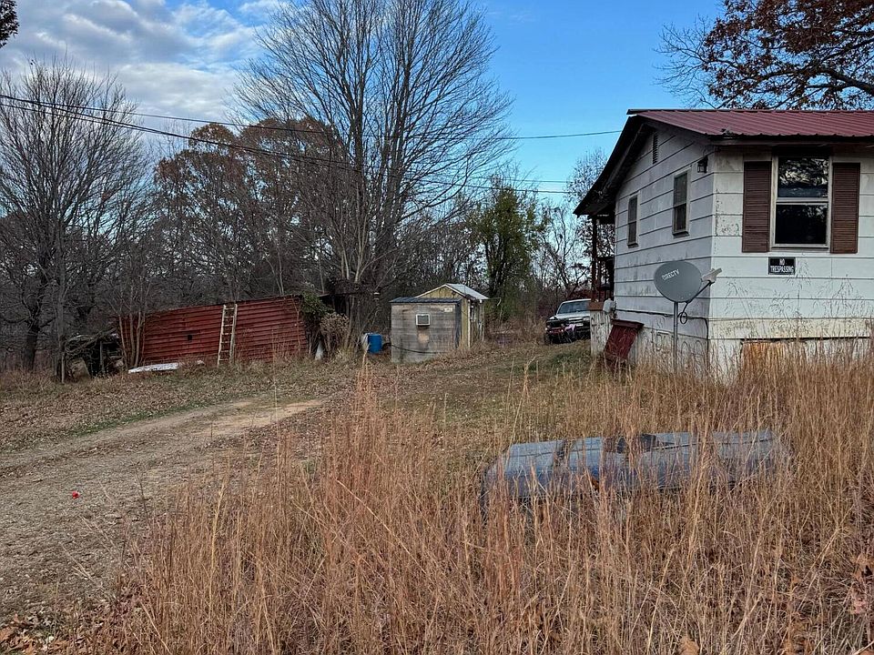 2nd image of 1240 Deepwoods Rd