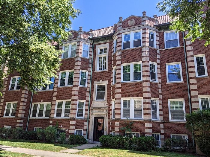 2nd image of 325 Kedzie St #325