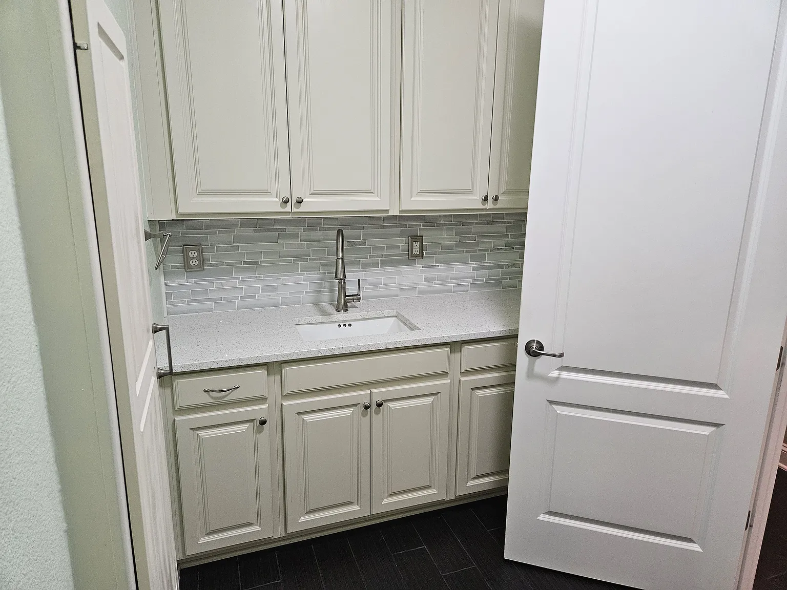 4 bed, 2968 sqft, $3,875 — Photo 4