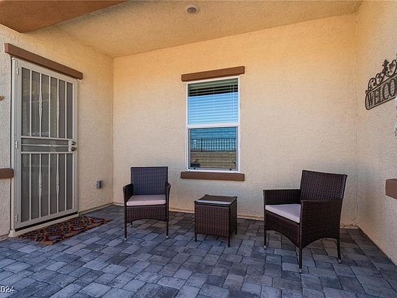 5th image of 368 Larksong Ave