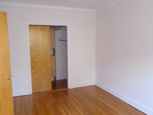 Rented by 18 REALTY | media 16