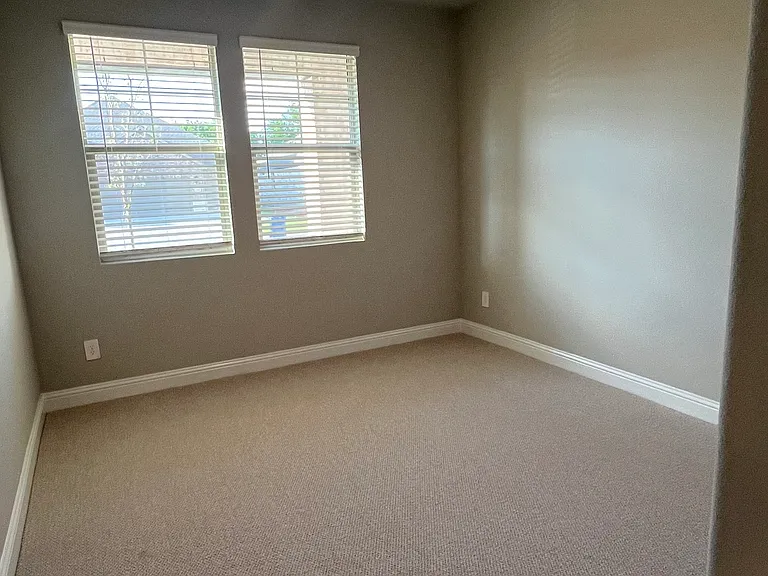 1407 Winters Way — Photo 16