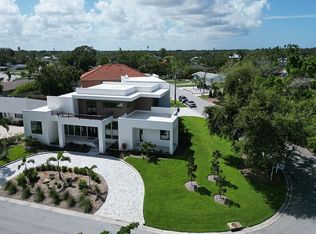 2110 Michele Dr, Sarasota, FL 34231