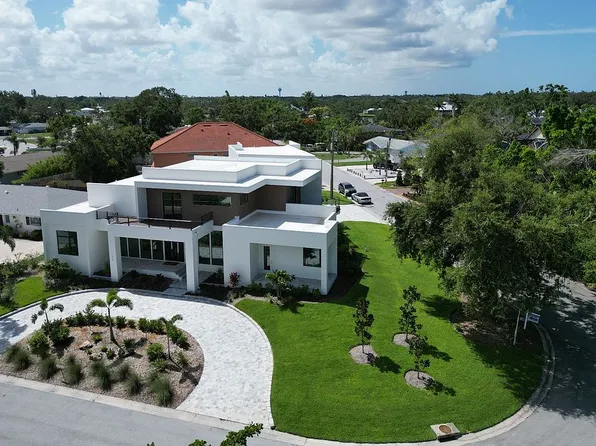 2110 Michele Dr, Sarasota, FL 34231