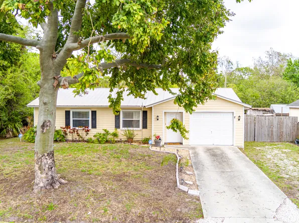 225 SW Crescent Avenue, Port St Lucie, FL 34984