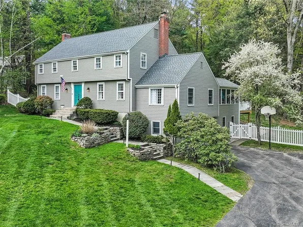 7 Buttonwood Drive, Simsbury, CT 06070