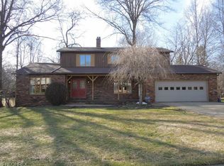 3824 Greentree Rd, Stow, OH 44224