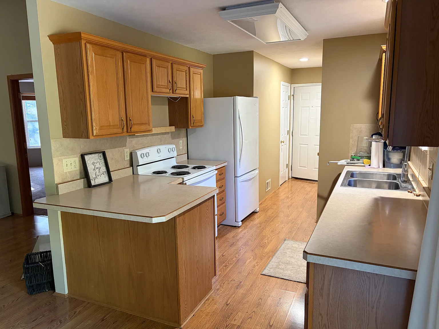 3 bed, 1350 sqft, $2,850 — Photo 4