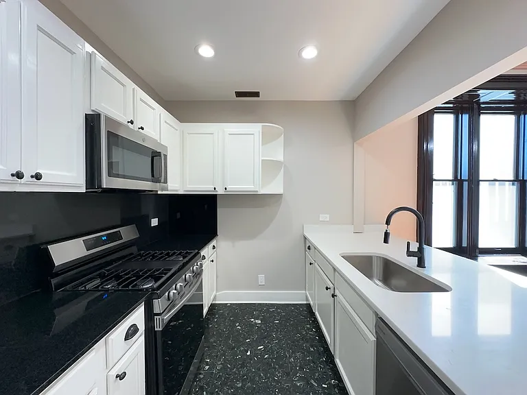 238 S Ashland Ave #2 — Photo 4