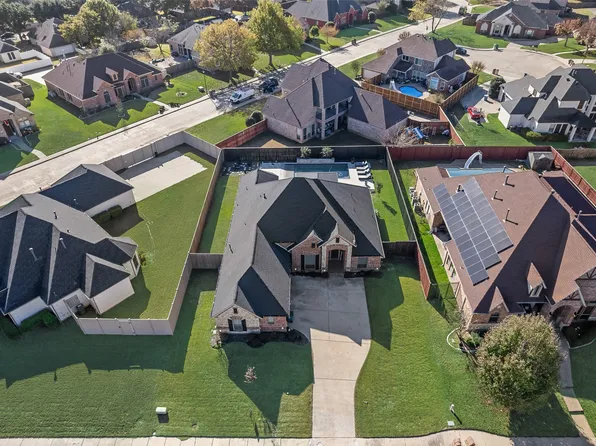 1404 Mossy Rdg, Desoto, TX 75115