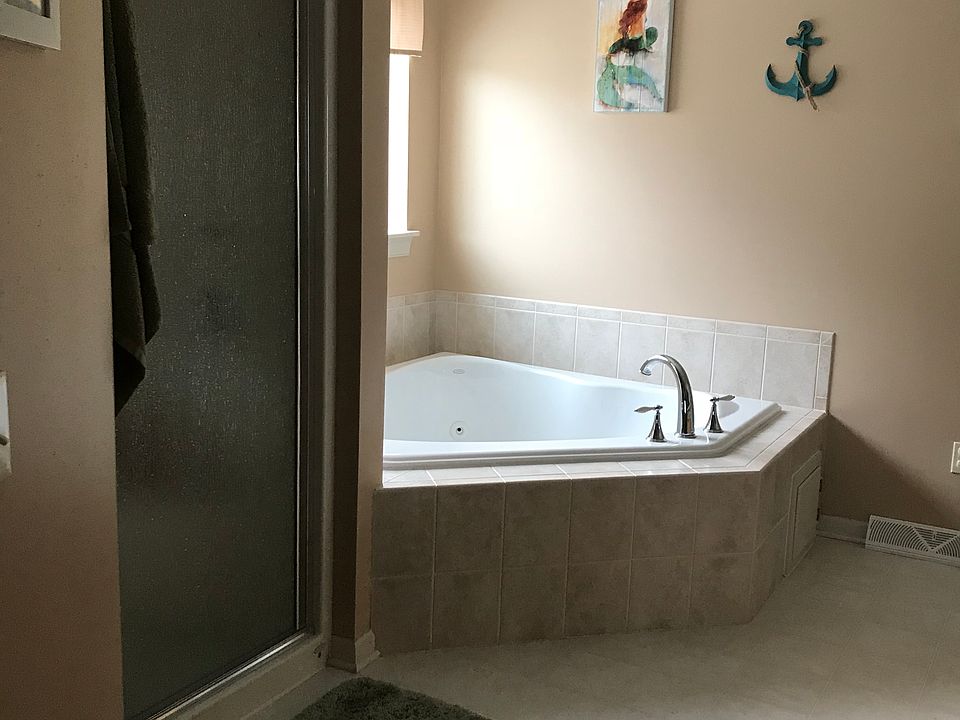 1st image of 1533 Falcon Dr