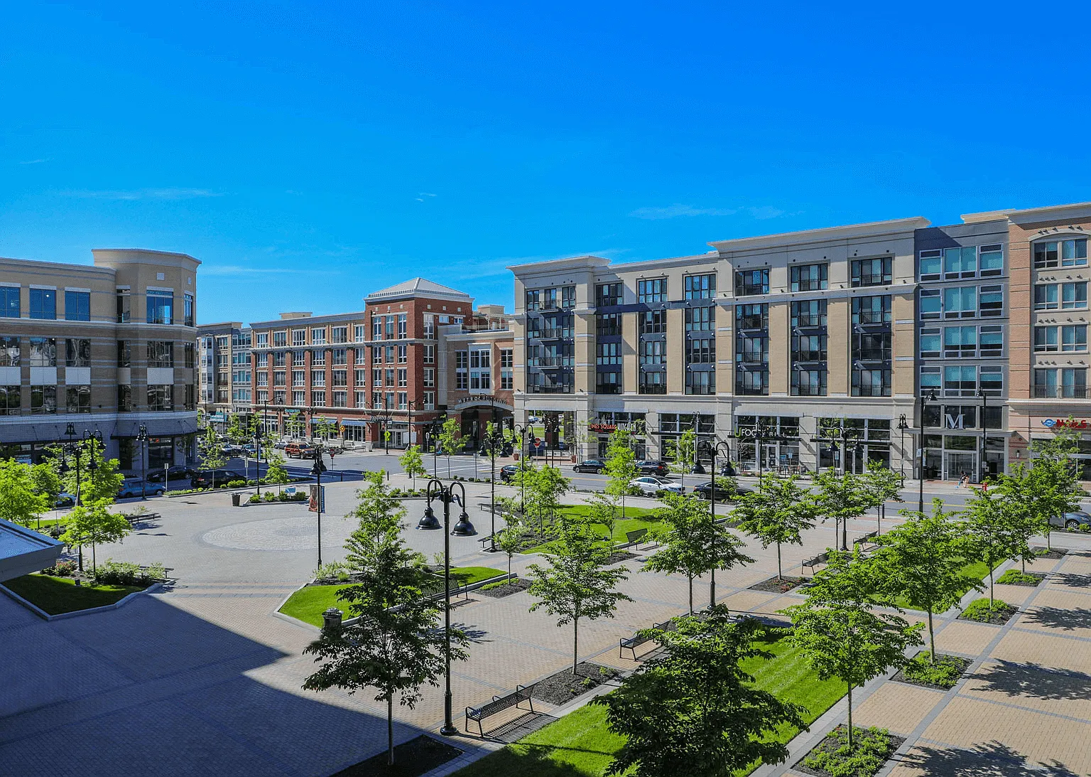 Metro Crossing Apartments — Photo 1