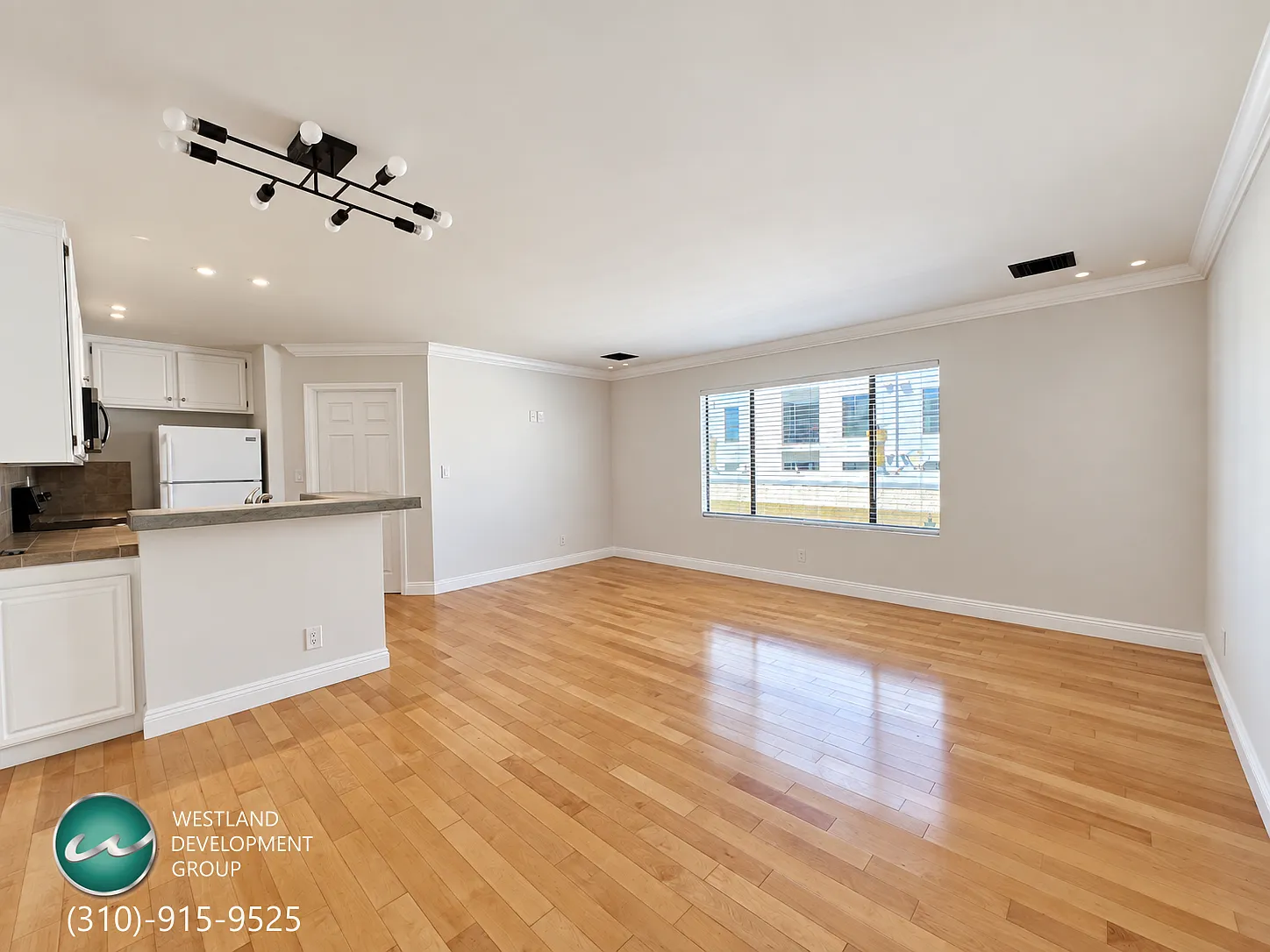 1540 Brockton Ave — Photo 4