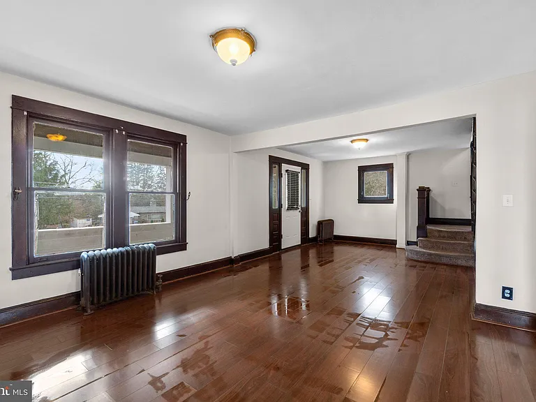 8904 Church Ln — Photo 10