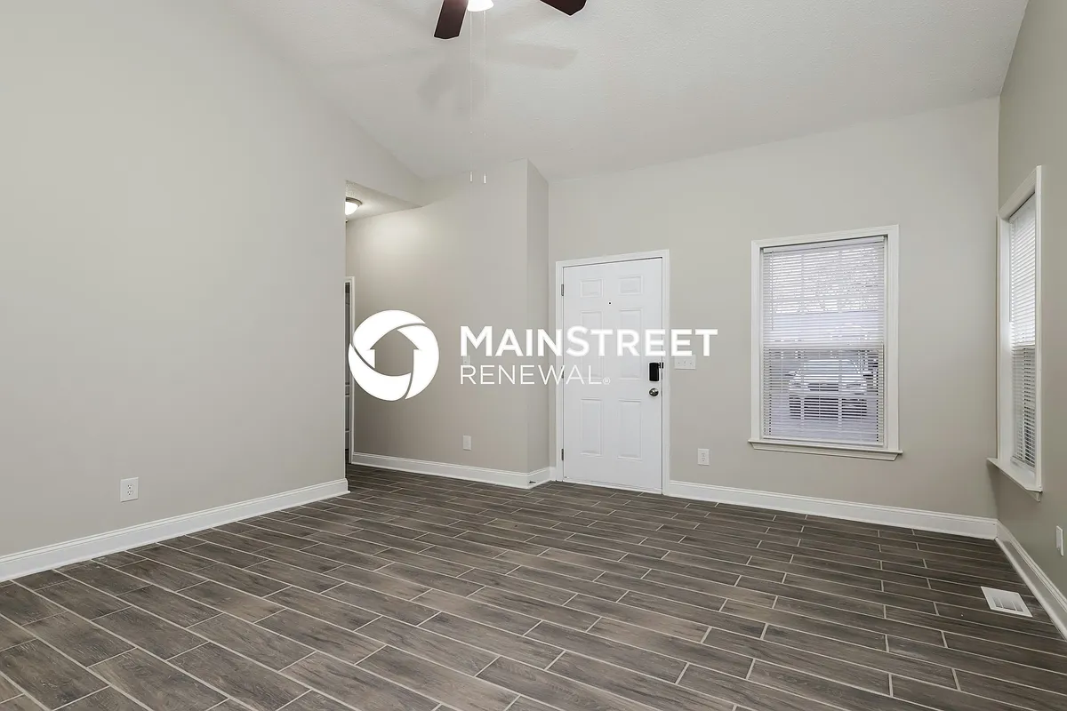 Living Room - 2100 Parks St