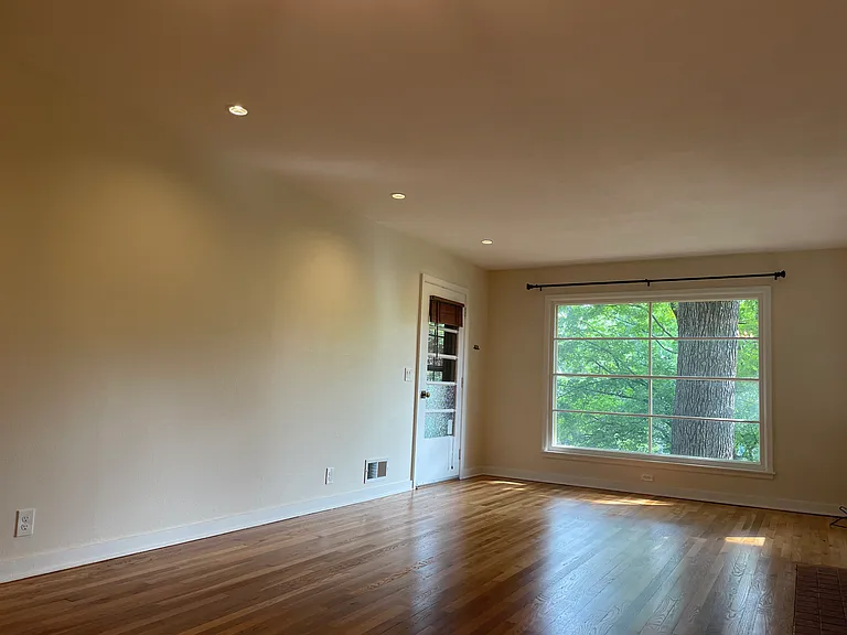 608 Chapman St — Photo 4