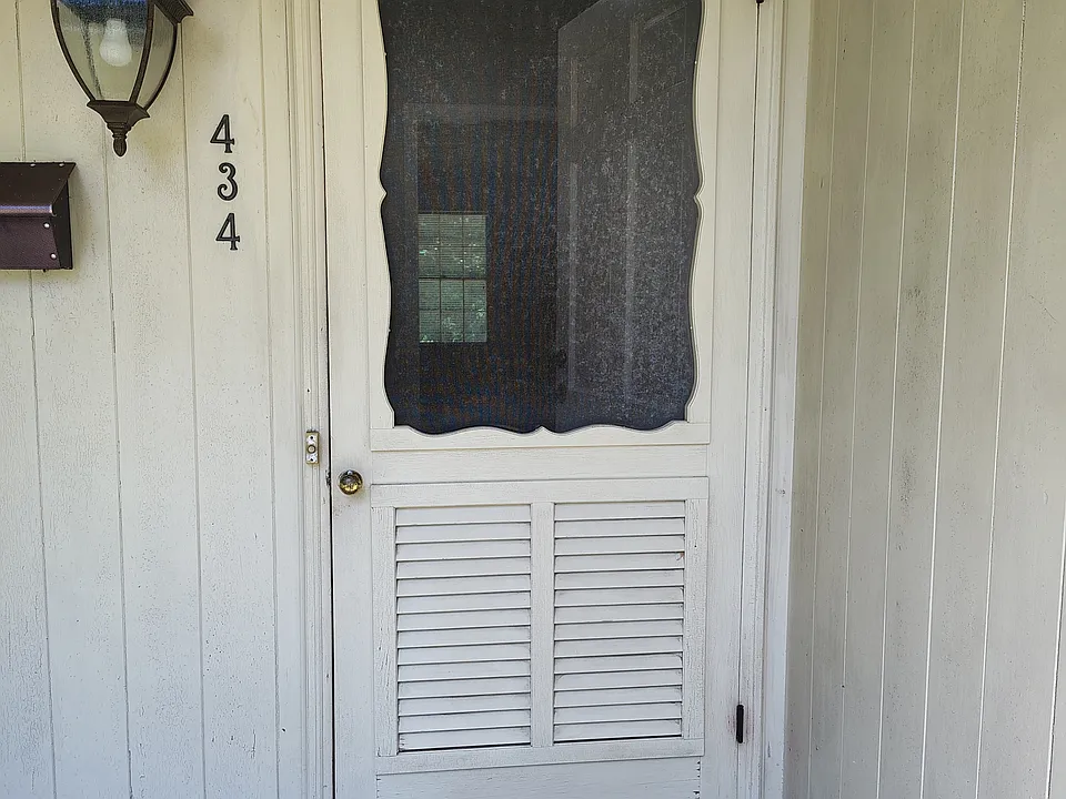 434 Shady Ln