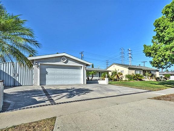 2nd image of 8661 Hollyoak St