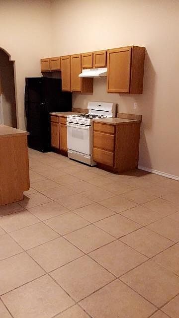 1st image of 1517 W Bradley Ct