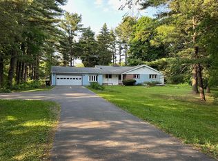 W5840 Hackbarth Rd, Fort Atkinson, WI 53538