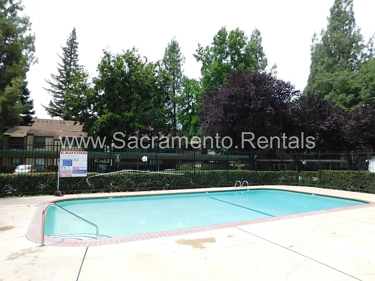 550 Del Verde Cir #5 — Photo 17