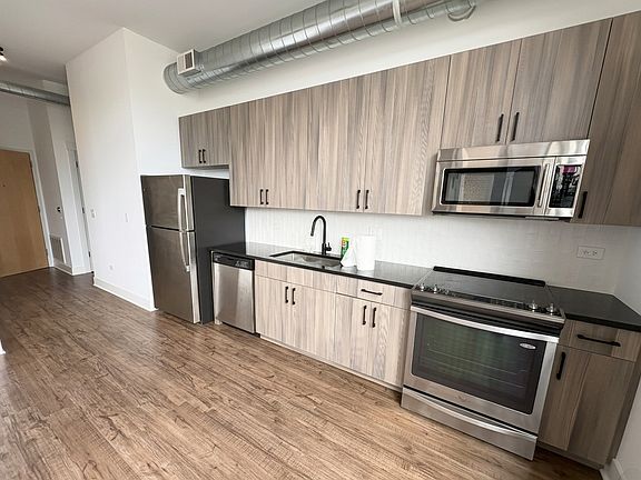2nd image of 4234 N Western Ave APT 2E