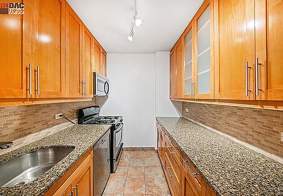 5th image of 347 W 57th St APT 26A