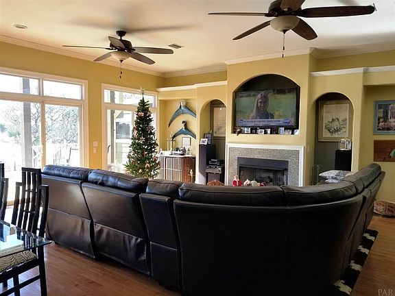 3rd image of 5846 Ucita Ave #B