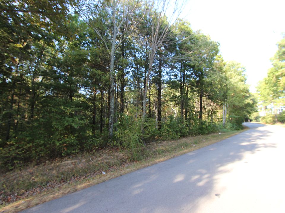 44.94 acres+/-, mostly woode
d