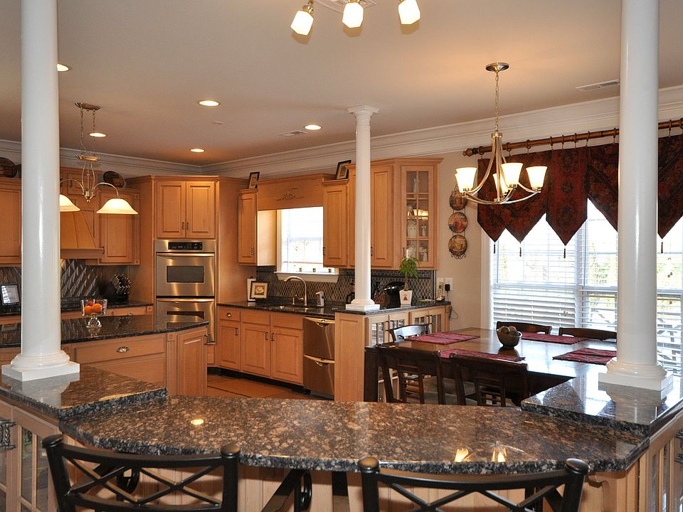 1st image of 2913 Oakleigh Ln SE