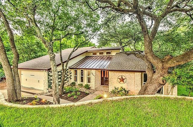 Creekside Resort Style Living ~ Exquisitely Remodeled ~ Lots of Privacy ~ Wonderful Location in Northwest Austin