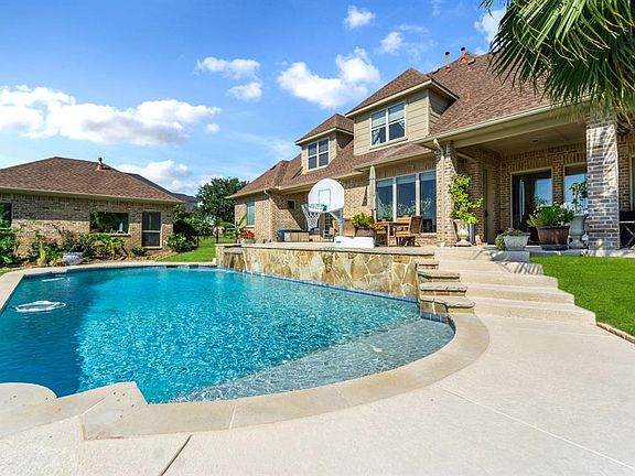4th image of 501 Meadowlark Pl