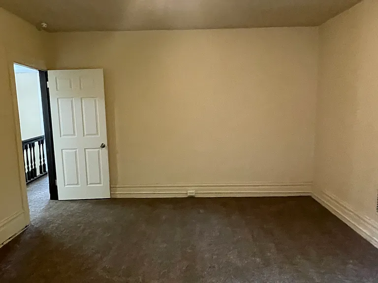 1250 Blackadore Ave — Photo 16
