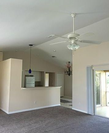 4th image of 304 NW 22nd Pl