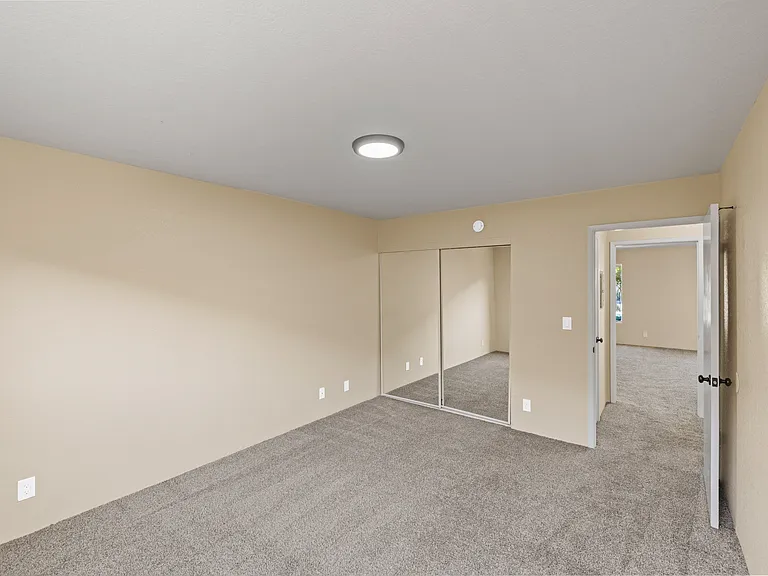 The Peppertree Apartments — Photo 23